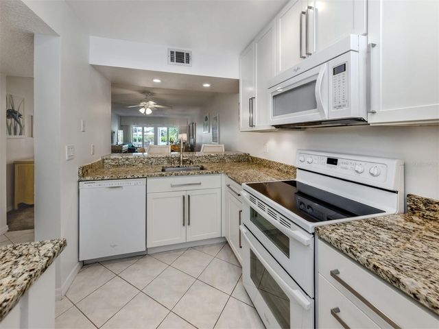 435 CERROMAR LANE 326, Venice, FL 34293
