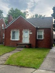 18435 Robson Street, Detroit, MI 48235