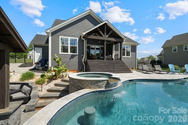 176 Hidden Meadows Drive, Mooresville, NC 28117