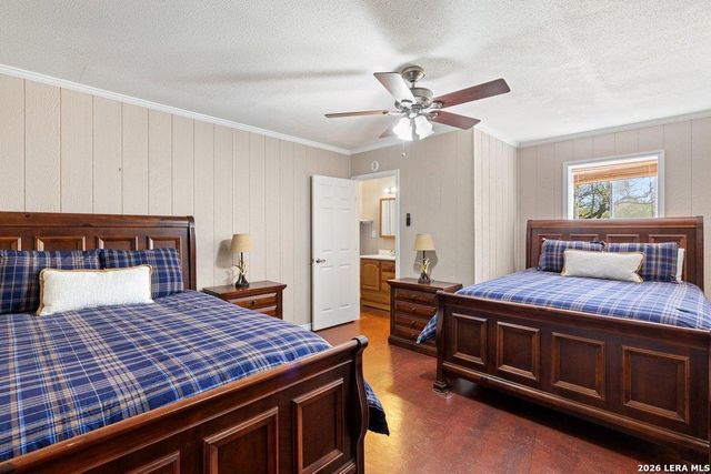 434 W Turner Ct, Johnson City, TX 78636