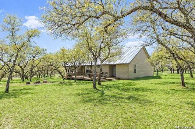 434 W Turner Ct, Johnson City, TX 78636