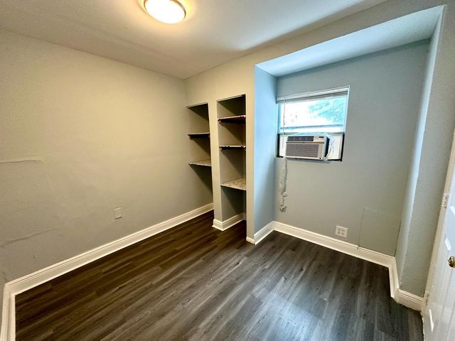 1000 W Lakewood Road 4, West Palm Beach, FL 33405