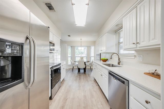 2824 Amber Drive S, Fort Worth, TX 76133