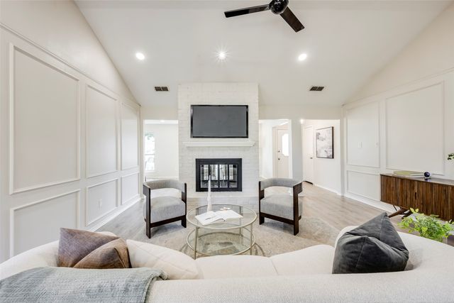 2824 Amber Drive S, Fort Worth, TX 76133