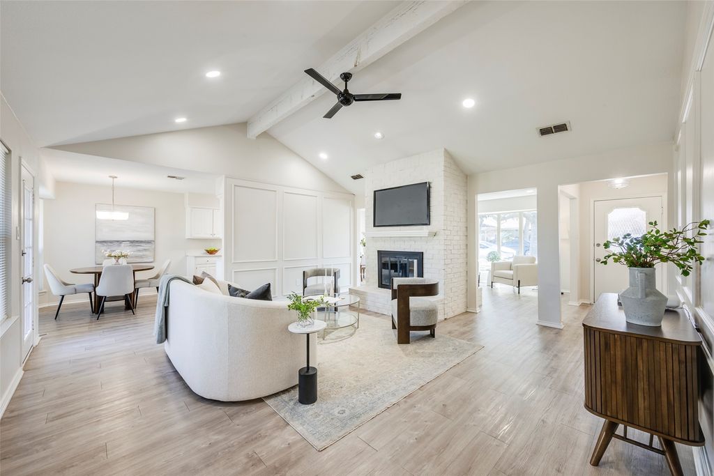 2824 Amber Drive S, Fort Worth, TX 76133