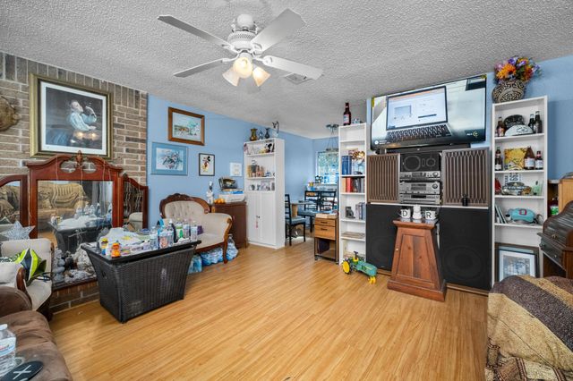 411 Thelma DR, Austin, TX 78745