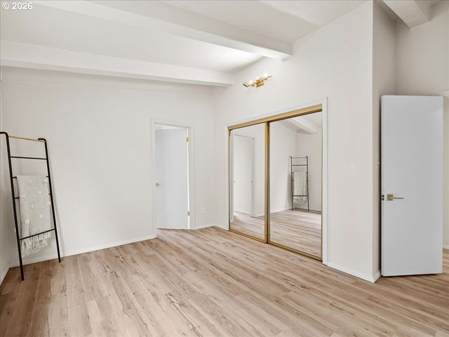 411 S 1ST St, Silverton, OR 97381