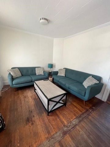 13 Brewer Street, Newport, RI 02840