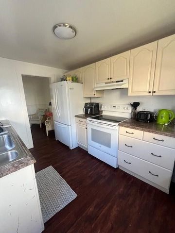 13 Brewer Street, Newport, RI 02840