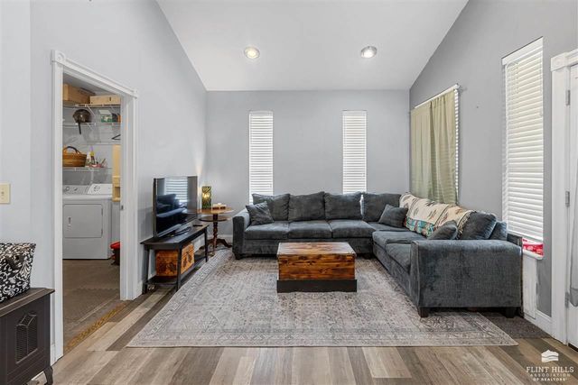 1970 Lincoln Drive, Manhattan, KS 66502