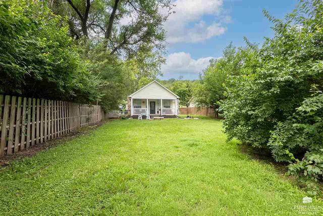 1970 Lincoln Drive, Manhattan, KS 66502