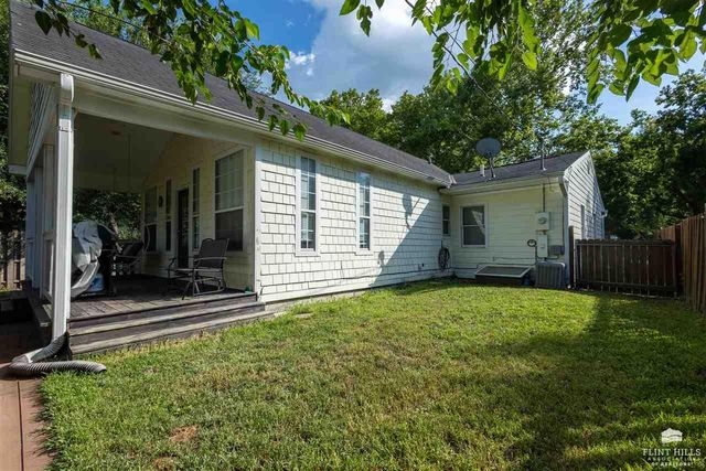 1970 Lincoln Drive, Manhattan, KS 66502