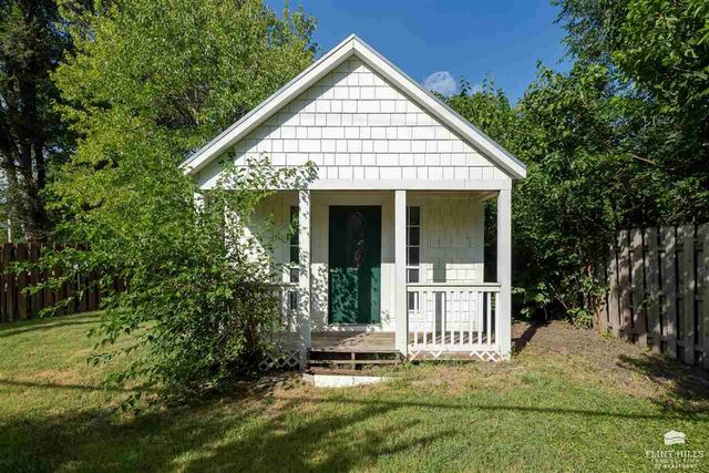 1970 Lincoln Drive, Manhattan, KS 66502