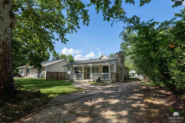1970 Lincoln Drive, Manhattan, KS 66502