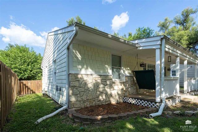 1970 Lincoln Drive, Manhattan, KS 66502