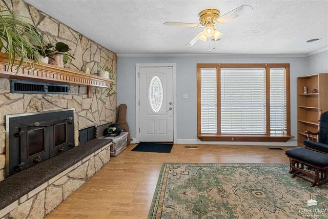 1970 Lincoln Drive, Manhattan, KS 66502
