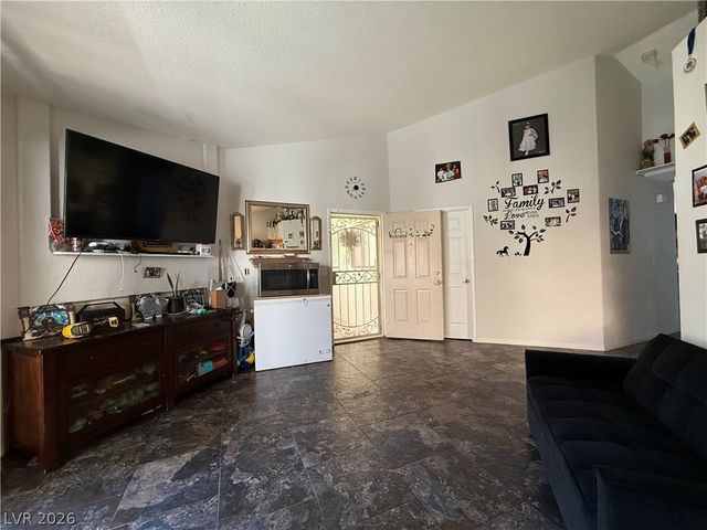 960 North Sloan Lane 204, Las Vegas, NV 89110