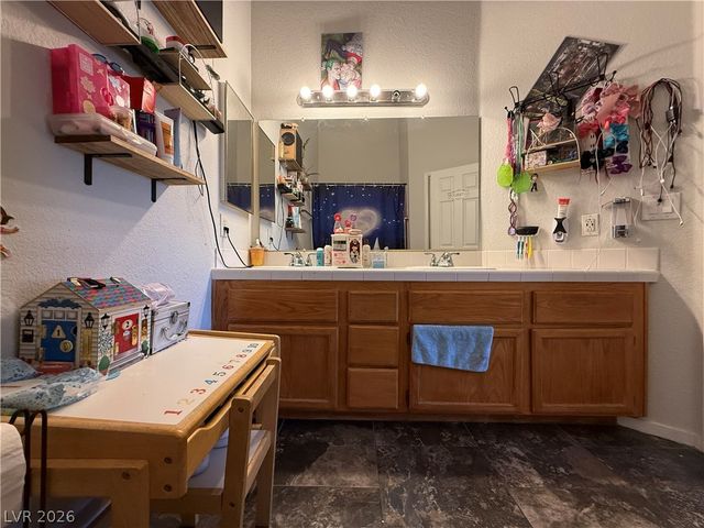 960 North Sloan Lane 204, Las Vegas, NV 89110