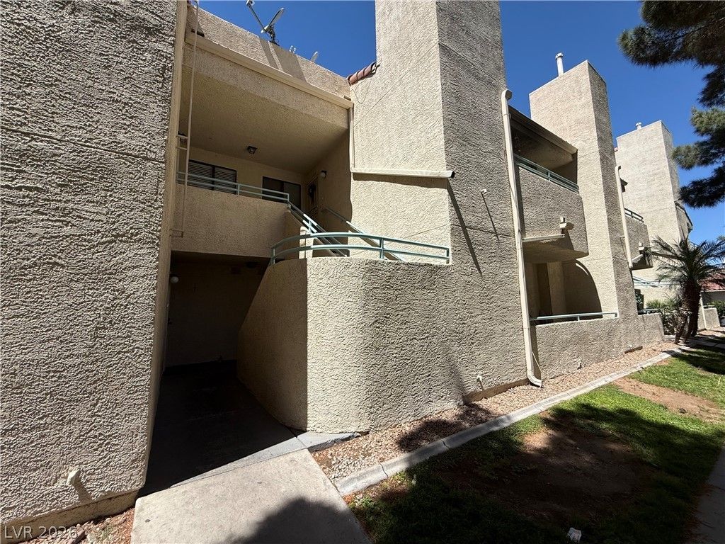 960 North Sloan Lane 204, Las Vegas, NV 89110