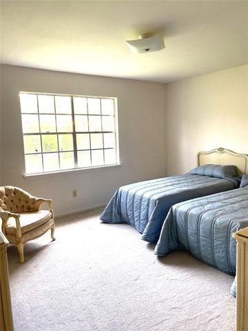 1922 Anvil Drive, Houston, TX 77090