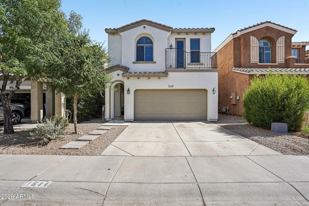 Image 1 of property listing at 1641 W LACEWOOD Place, Phoenix, AZ 85045