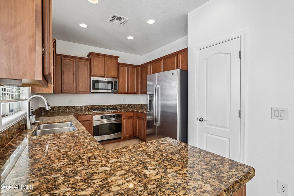 Image 13 of property listing at 1641 W LACEWOOD Place, Phoenix, AZ 85045