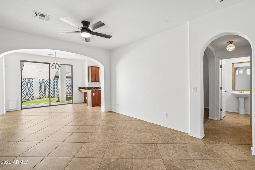 Image 5 of property listing at 1641 W LACEWOOD Place, Phoenix, AZ 85045