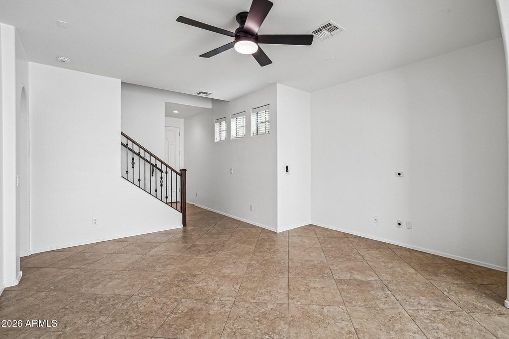 Image 8 of property listing at 1641 W LACEWOOD Place, Phoenix, AZ 85045