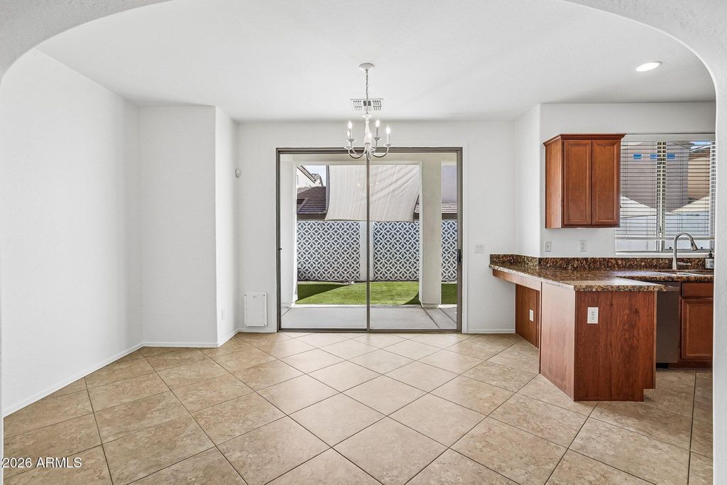 Image 9 of property listing at 1641 W LACEWOOD Place, Phoenix, AZ 85045