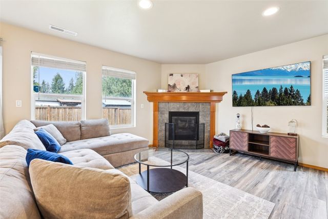 21622 SE 297th Street, Kent, WA 98042