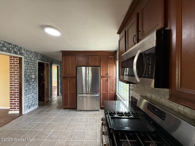 35 Conliss Avenue, Cohoes, NY 12047