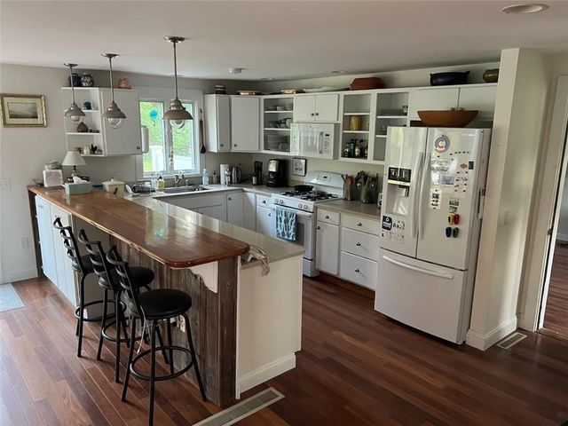 67 High Street, Jamestown, RI 02835