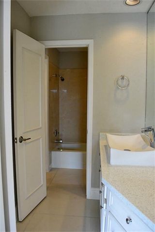 2127 Manor Green Drive, Houston, TX 77077