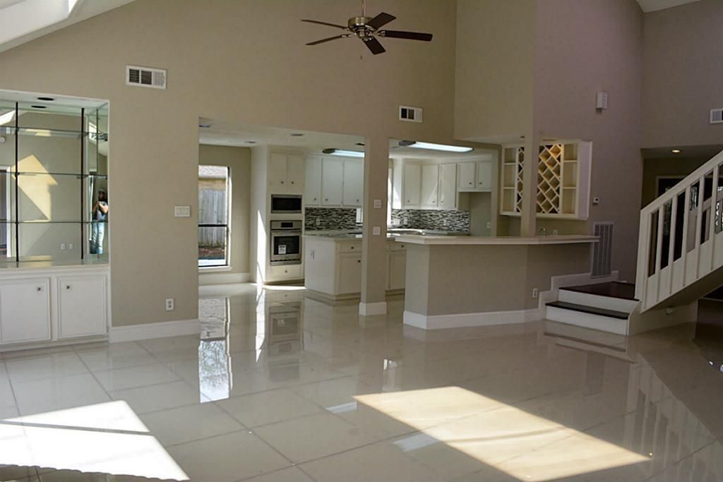 2127 Manor Green Drive, Houston, TX 77077