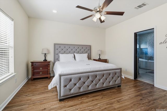 9218 Tay Dr, Helotes, TX 78023