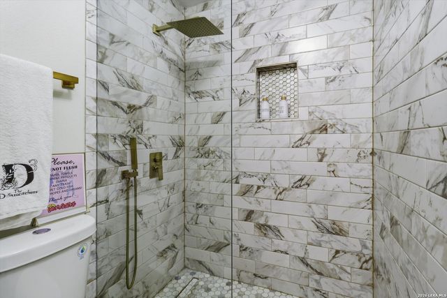 9218 Tay Dr, Helotes, TX 78023