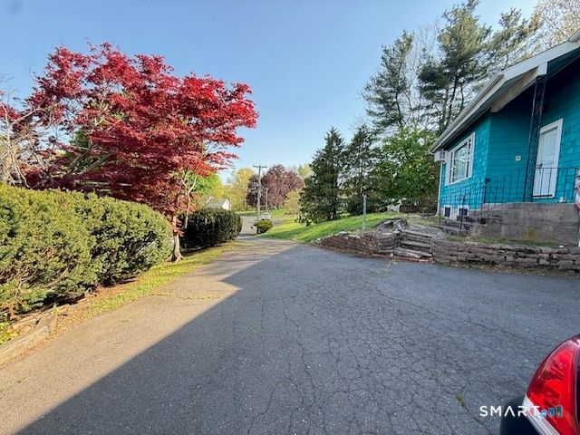 65 Glenview Road, Meriden, CT 06450