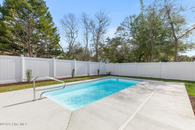 120 NE 17th Street, Oak Island, NC 28465