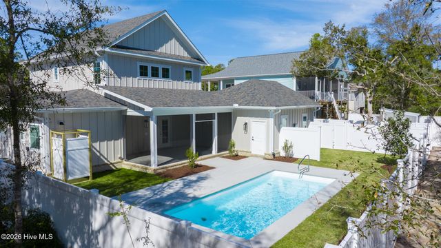 120 NE 17th Street, Oak Island, NC 28465