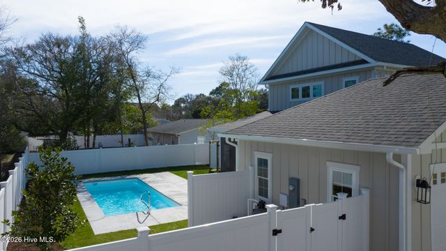 120 NE 17th Street, Oak Island, NC 28465