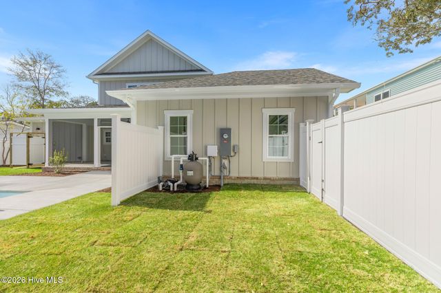 120 NE 17th Street, Oak Island, NC 28465