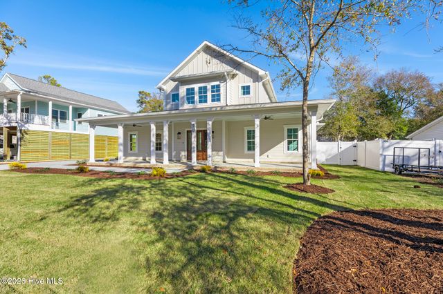120 NE 17th Street, Oak Island, NC 28465