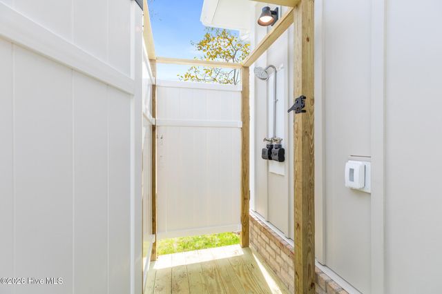 120 NE 17th Street, Oak Island, NC 28465