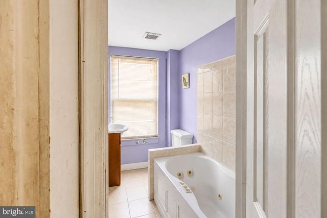 1025 44TH ST NE, Washington, DC 20019