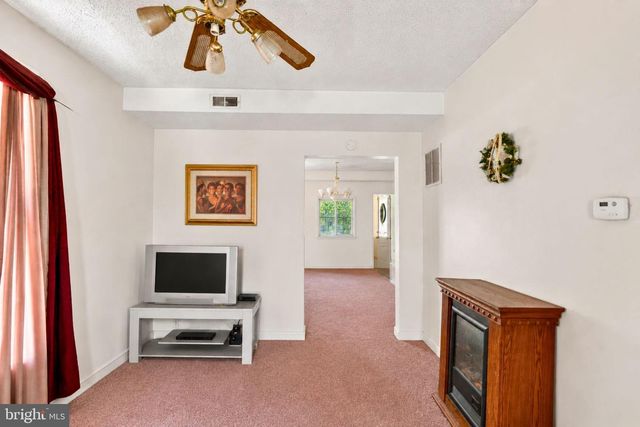 1025 44TH ST NE, Washington, DC 20019