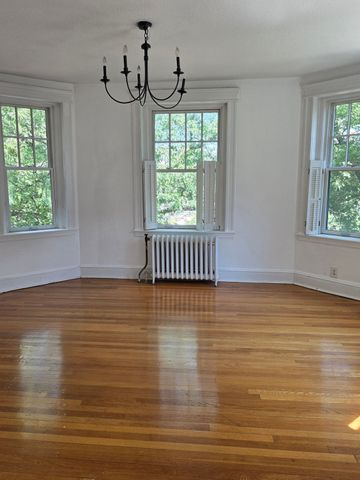 122 Riverway 10, Boston, MA 02215