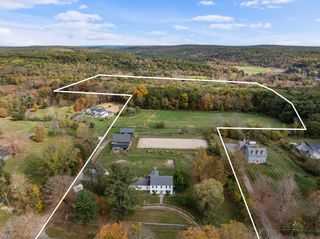 50 Tower Hill Rd, Brimfield, MA 01010