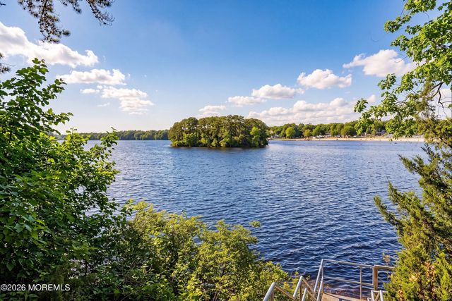 2115 Cedarview Drive, Toms River, NJ 08757