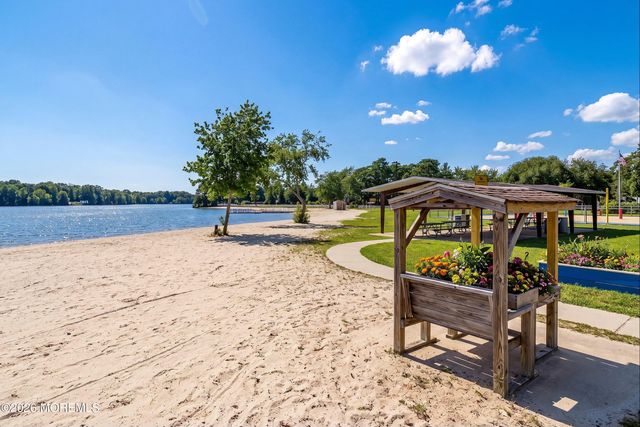 2115 Cedarview Drive, Toms River, NJ 08757