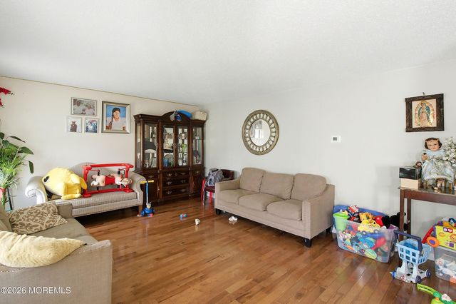 2115 Cedarview Drive, Toms River, NJ 08757